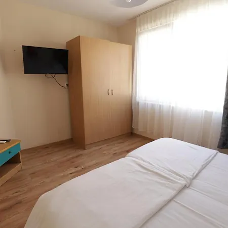 зевс Apartamento *