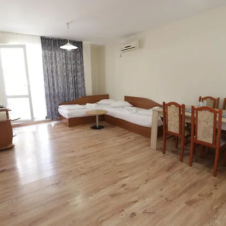 зевс Apartamento *